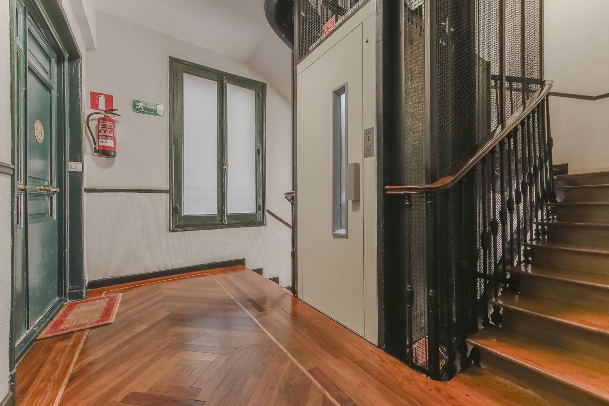 Spacious New Aparment Para 8Pax En La Plaza De Tirso E1 Madrid Exterior photo